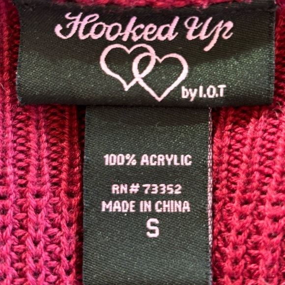 Hooked Up by IOT Burgundy Cold Relaxed Fit Shoulder Sweater Size S - Picture 4 of 4